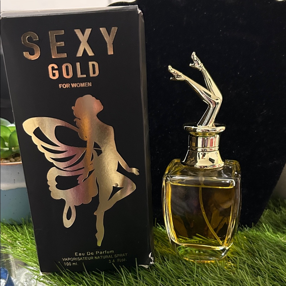 Sexy Gold Eau de Parfum by Unknown Brand
